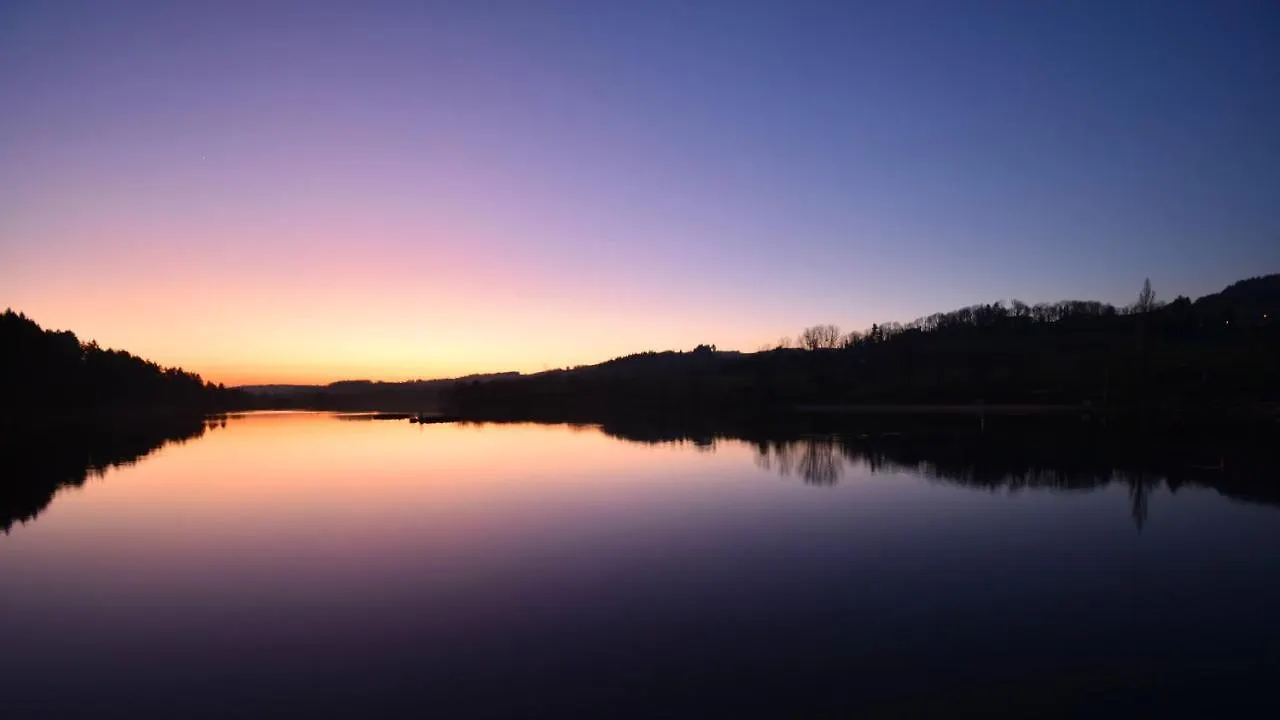 Campsite Camping Le Lac Des Sapins Cublize France