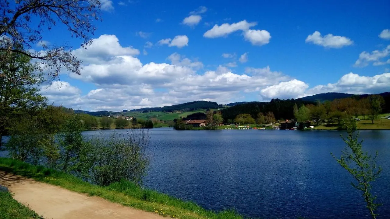 Camping Le Lac Des Sapins Cublize Campsite