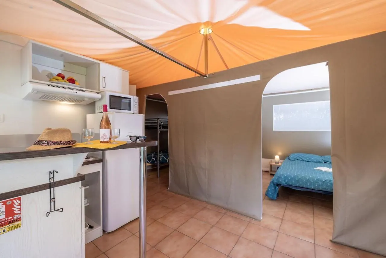 Campsite Camping Le Lac Des Sapins Cublize