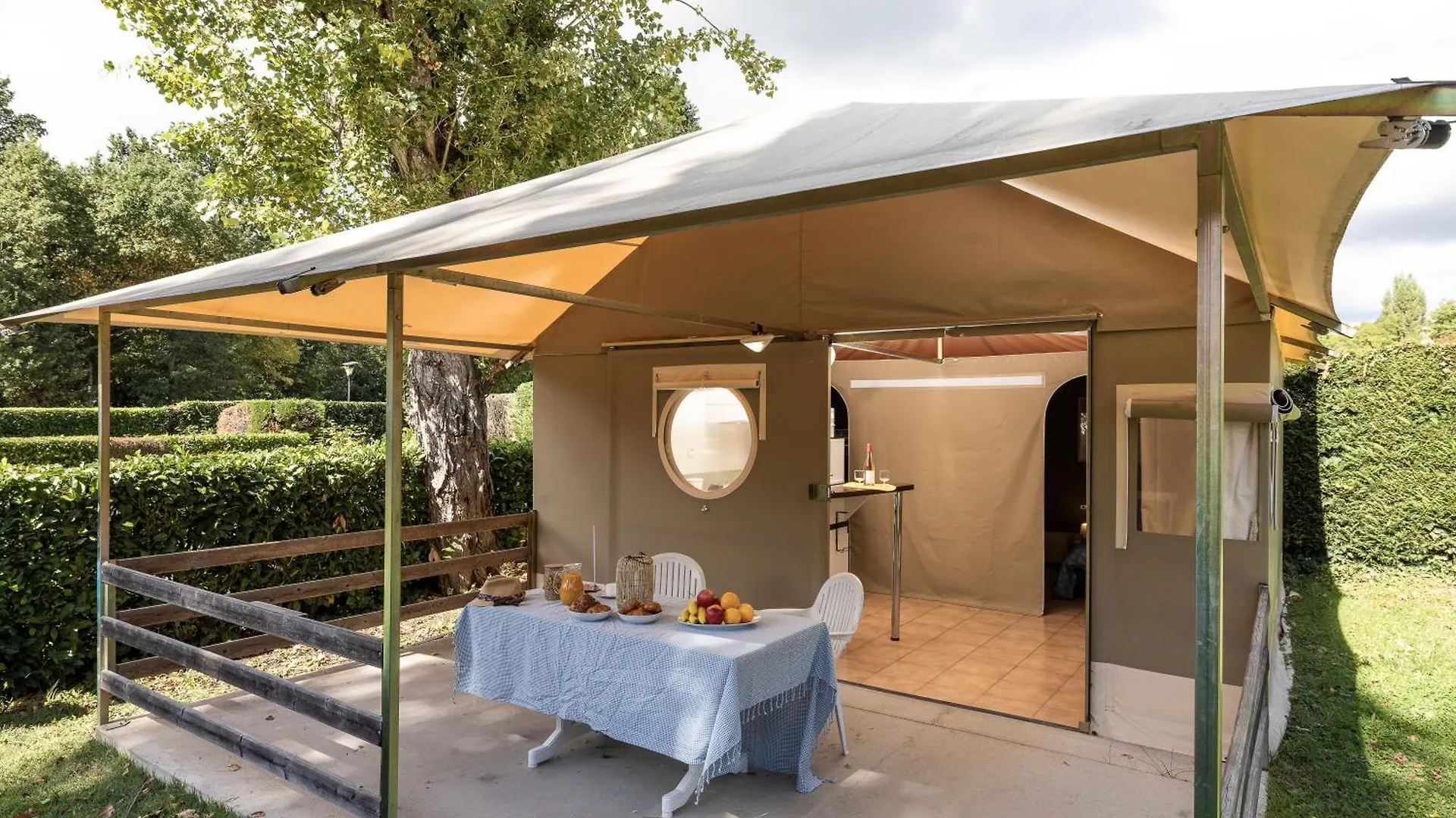 Camping Le Lac Des Sapins Cublize