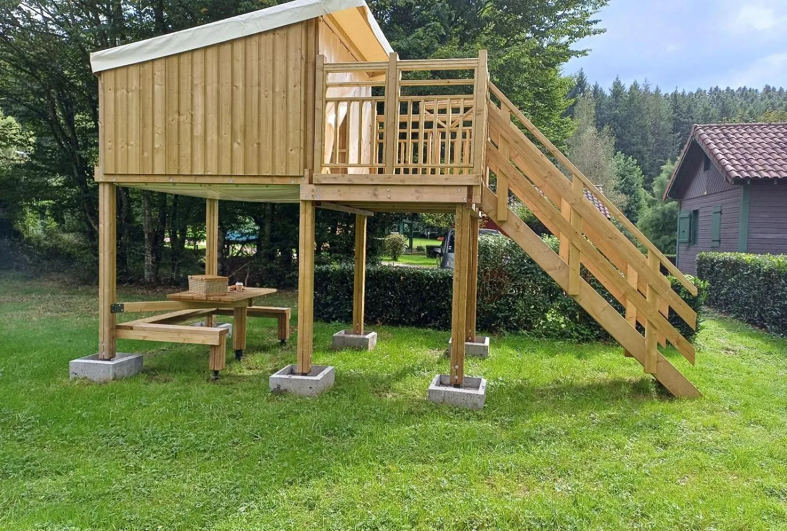 Camping Le Lac Des Sapins Cublize Campsite